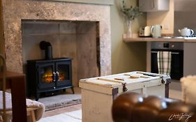 Cosy Cottage In Heart Of Glossop